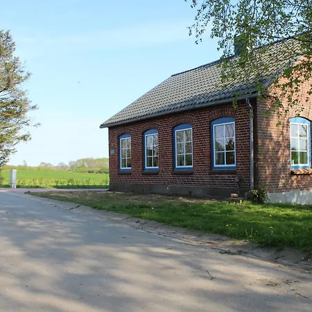  Mit Garten Und Terrasse In Ruhiger Lage, Ostsee 3 Km Entfernt