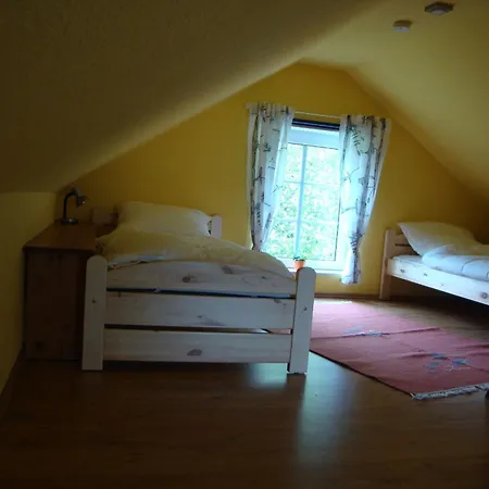 Mit Garten Und Terrasse In Ruhiger Lage, Ostsee 3 Km Entfernt  *